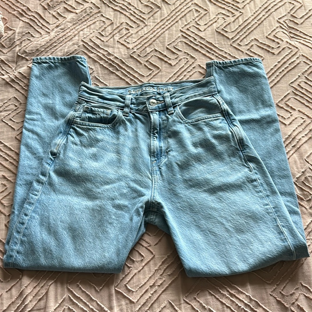 AE 000S Mom Jean